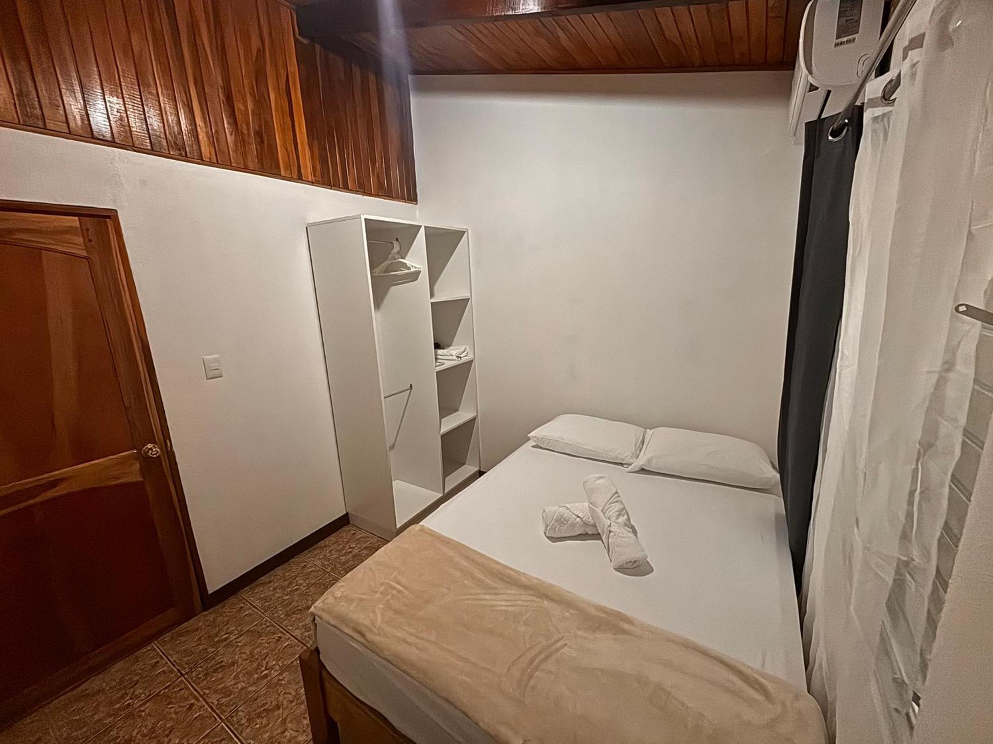 Apartamentos Maily La Fortuna Habitación foto